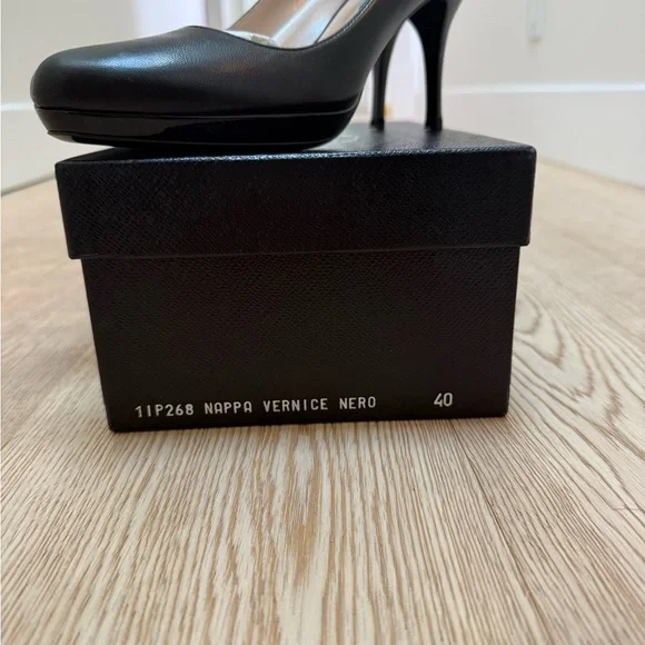 Prada Napa Vernice Nero 1lP268 New With Box Size 40 Authentic!